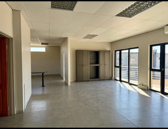 BUSINESS PROPERTY TO RENT IN BENDOR